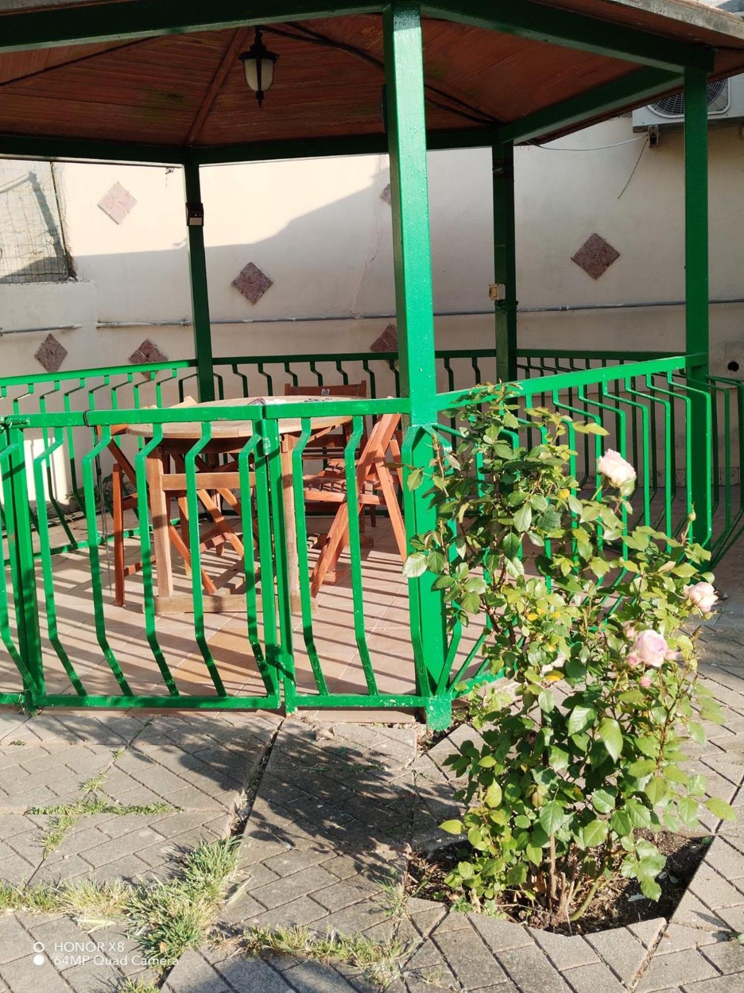 B&B Civitavecchia La Casetta Con Giardino Exteriör bild